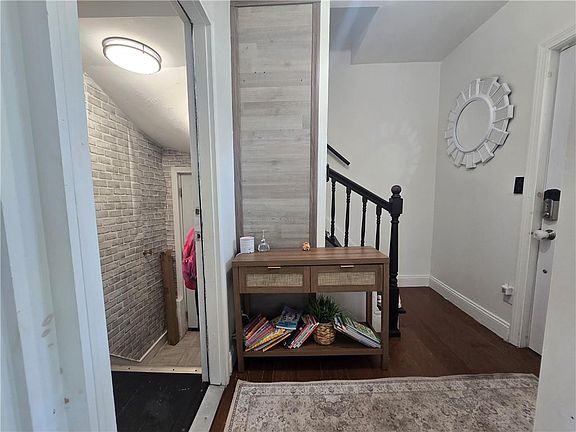 3rd image of 43 Grand St