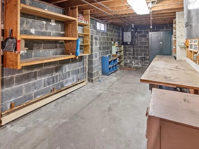 23 Thompson St — Photo 25