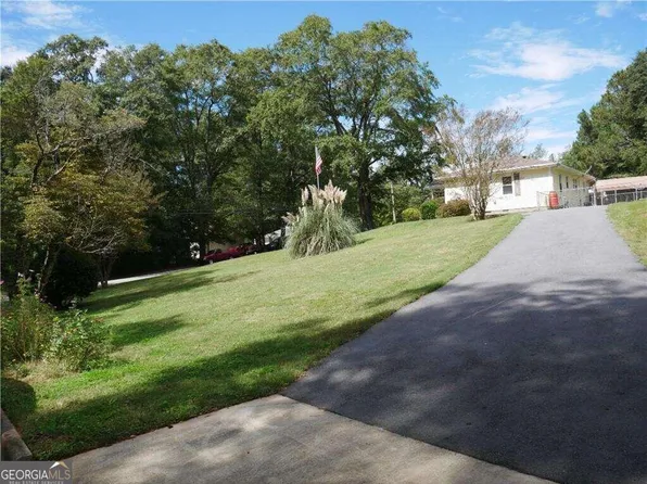 9 Elm Cir, Newnan, GA 30263