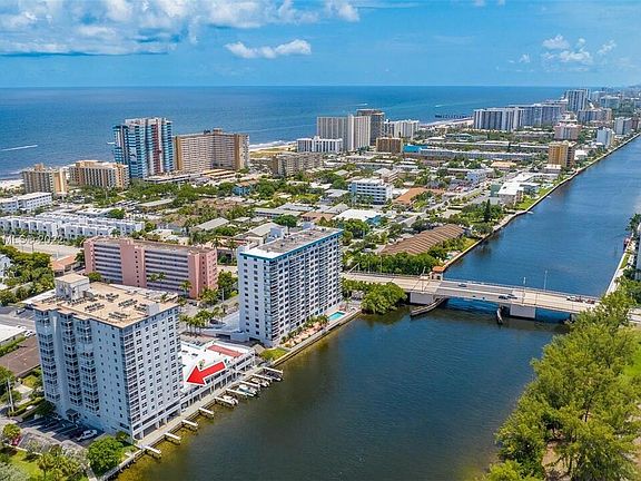 2nd image of 1505 N Riverside Dr APT 404