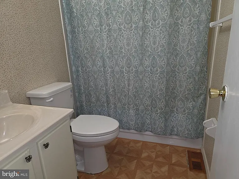 3301 Heidi Ln — Photo 7