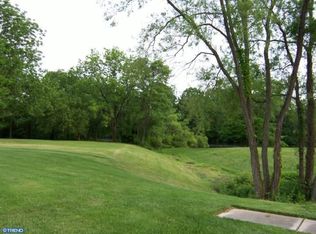 21 Cameron Cir, Laurel Springs, NJ 08021