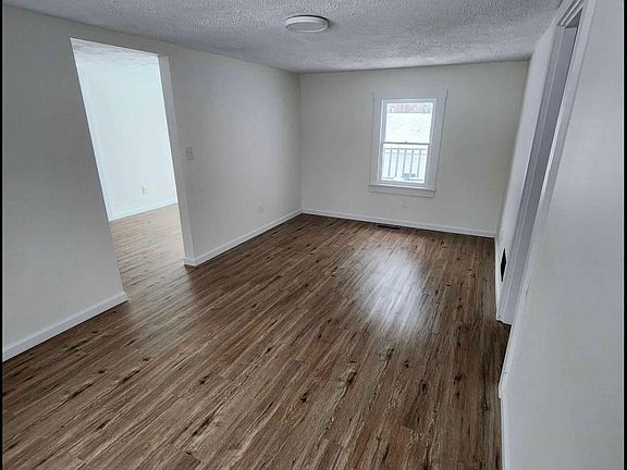 5th image of 2337 Forest Creek Dr S