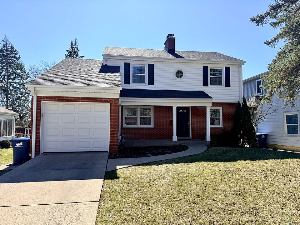 Welcome home to a wonderful neighborhood in Poet's Corner!