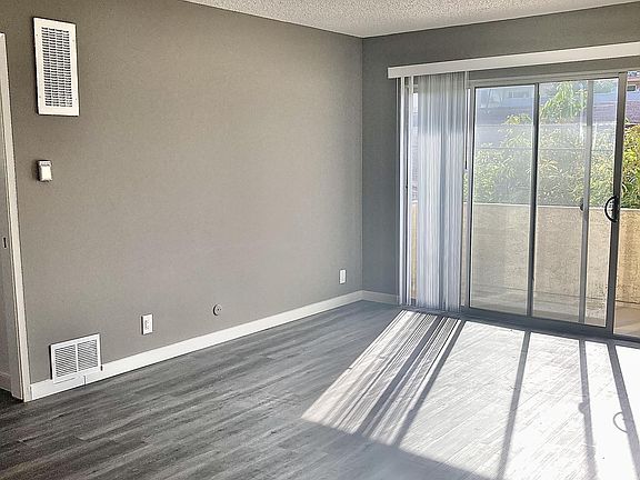 4th image of 235 S Rampart Blvd #205