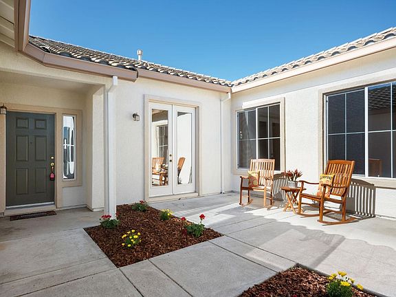 3rd image of 377 Shadow Creek Drive