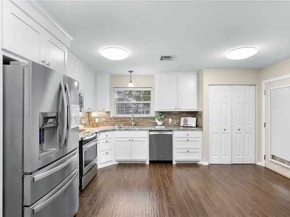 705 Palmer St, Rockdale, TX 76567