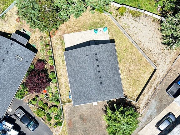 2nd image of 708 Eider Court SE