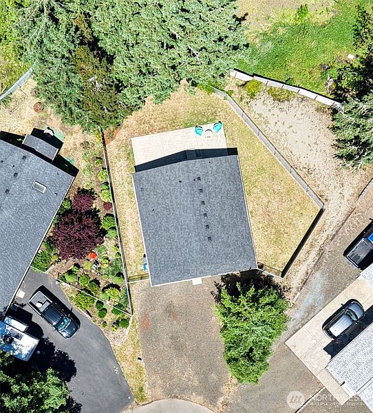 2nd image of 708 Eider Court SE