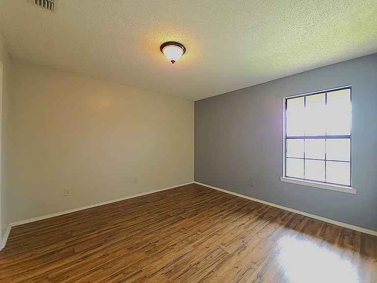 400 W South Town Dr #204 — Photo 27
