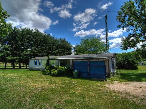 25259 Davis Lake St, Edwardsburg, MI 49112