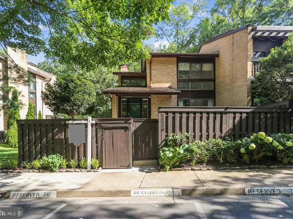 11310 Dockside Cir, Reston, VA 20191