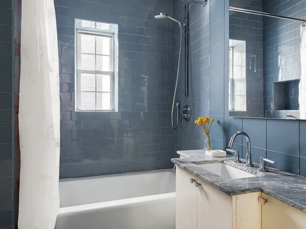 829 Park Avenue image 15 of 19