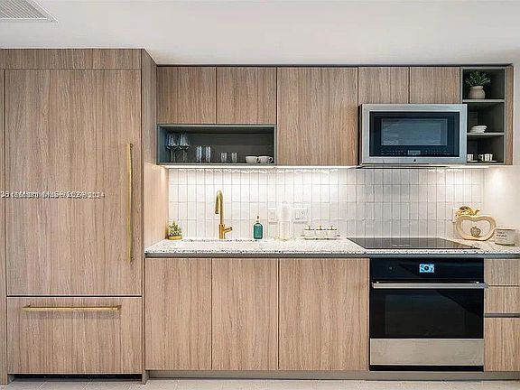 2nd image of 601 NE 1st Ave #4511