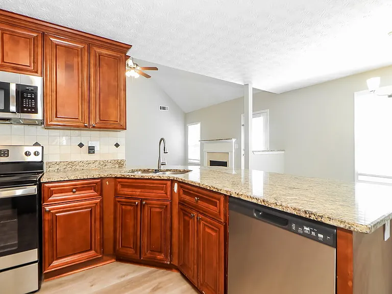 2950 Northcliff Dr — Photo 9