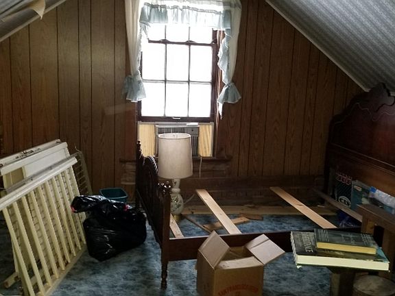 4th image of 8866 Oak Dr