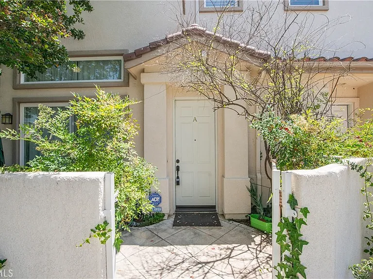 25725 Armstrong Cir #A — Photo 2