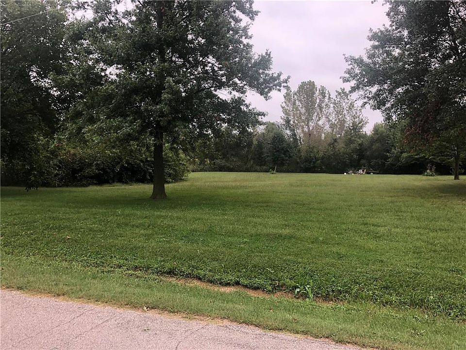 2nd image of 8th St