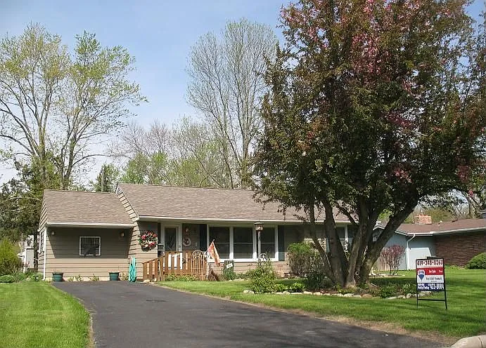 1650 Westview Dr photo 1