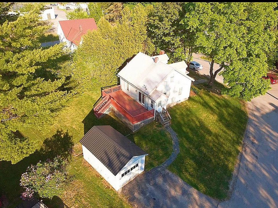 1st image of 39 Earle Ave