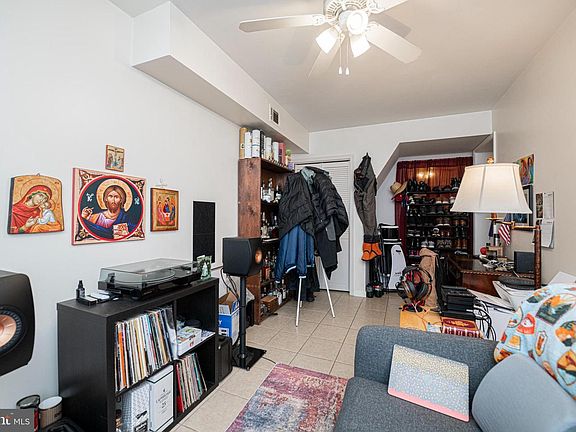 3rd image of 108 Orchard Ct