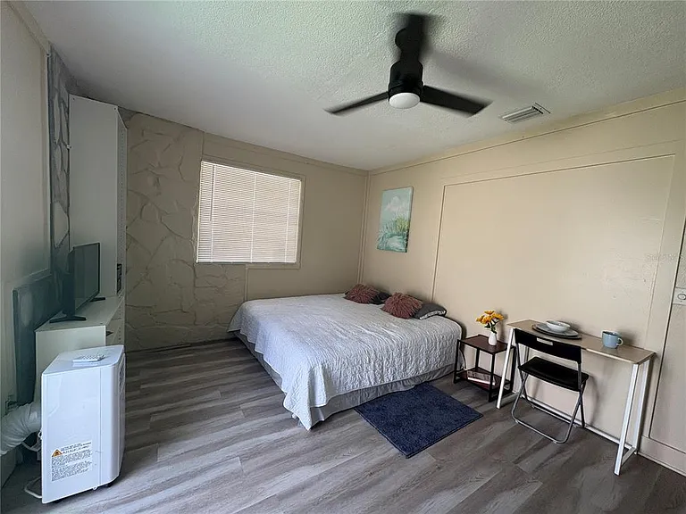 14413B Hertha Ave — Photo 4