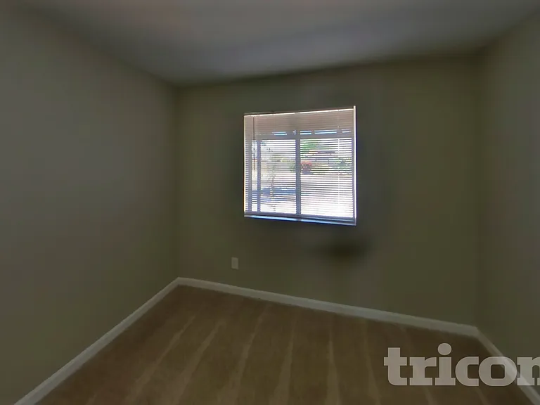 6237 W Marconi Ave — Photo 12