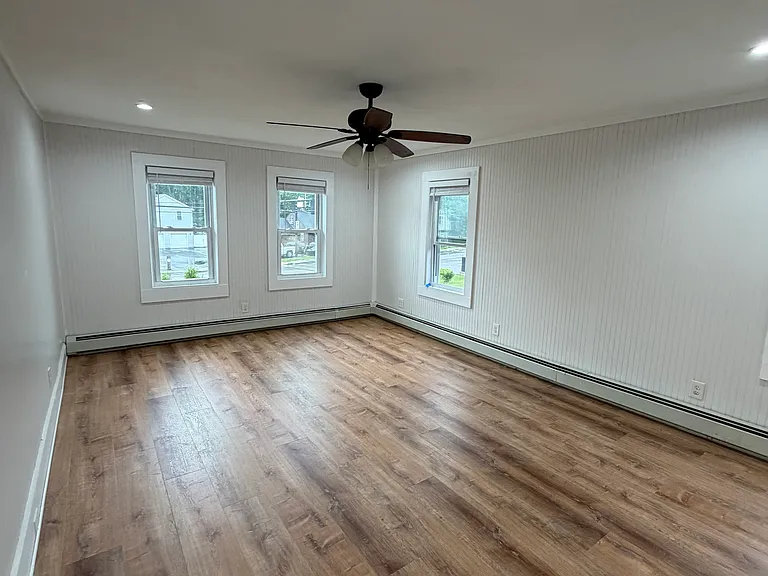 113 Main St #B — Photo 2