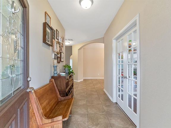 5th image of 102 N Hawkhurst Cir