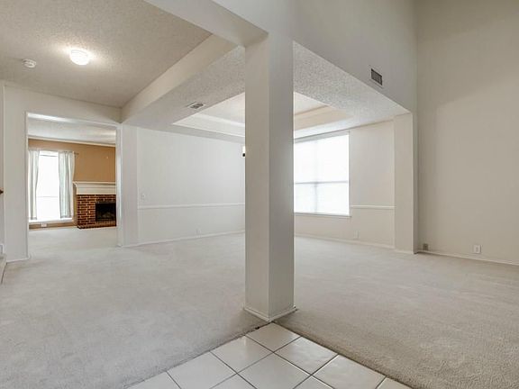 4th image of 1806 Palace Dr