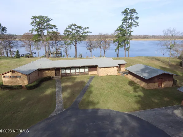 414 Madam Moores Lane, New Bern, NC 28562