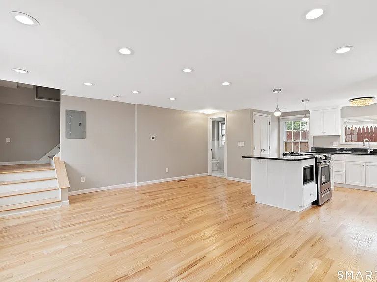 601 Chapel St #B — Photo 1