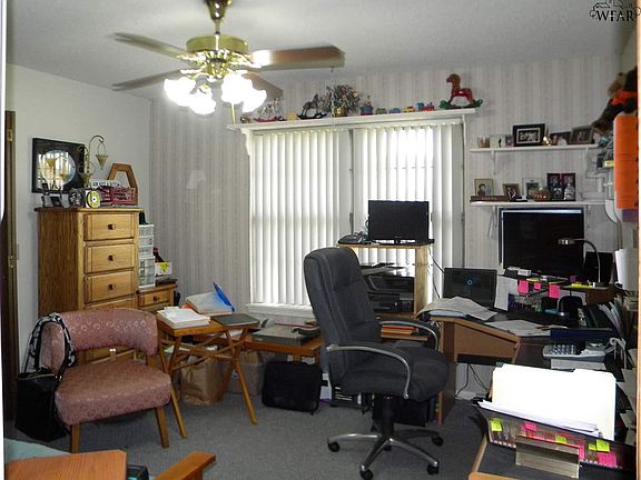 2nd image of 1441 Sioux Ln