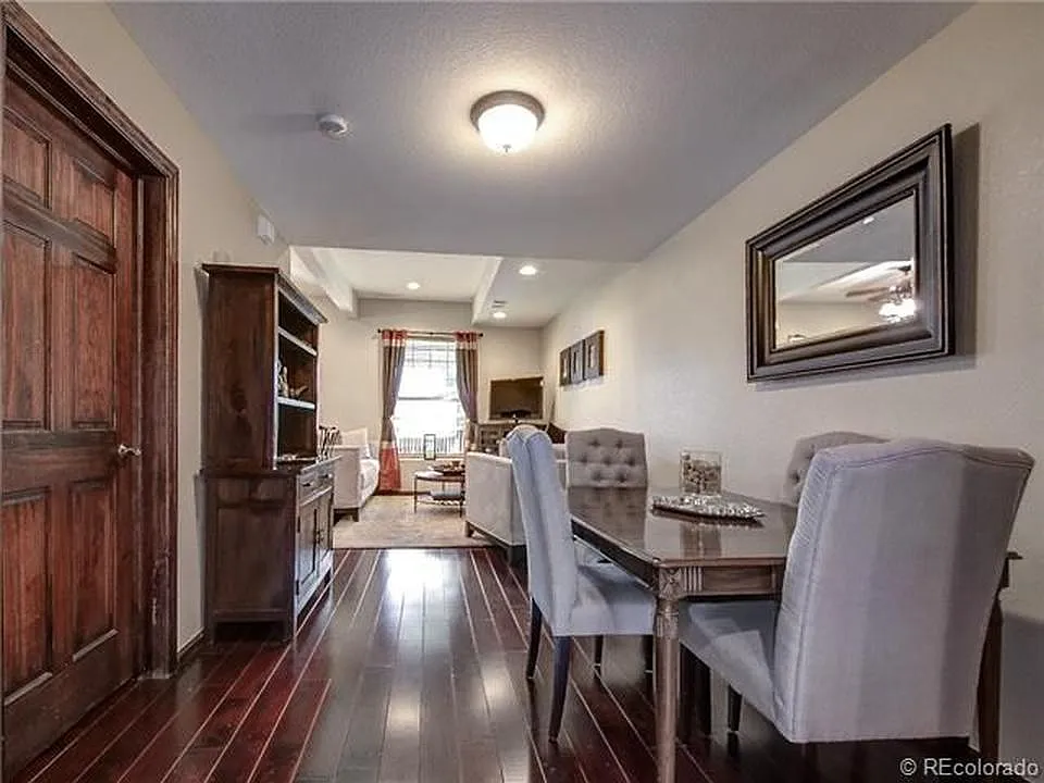 3 bed, 1866 sqft, $3,745 — Photo 4