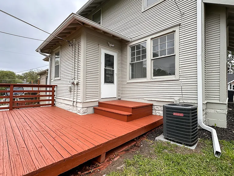 2122 Bancroft St — Photo 23