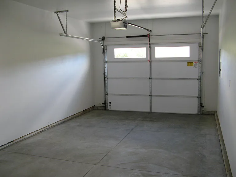 120 Pioneer Ave — Photo 8