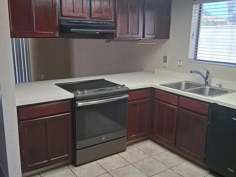 9249 N Eagle Dancer Dr — Photo 1