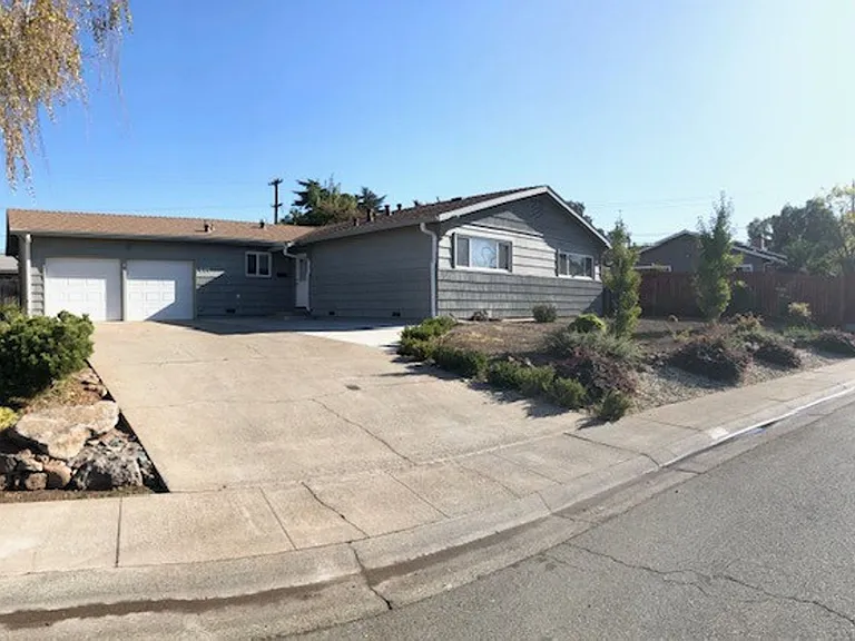 610 Brookwood Way — Photo 1