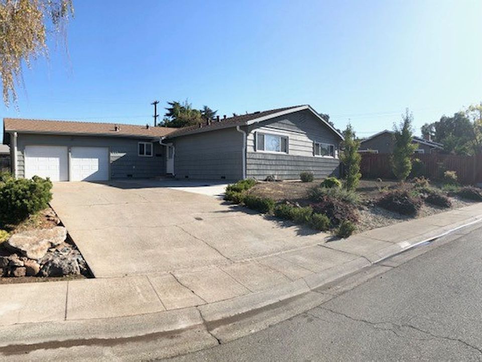 1st image of 610 Brookwood Way