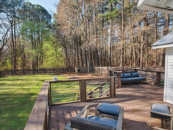 3rd image of 3223 Tryon Rd