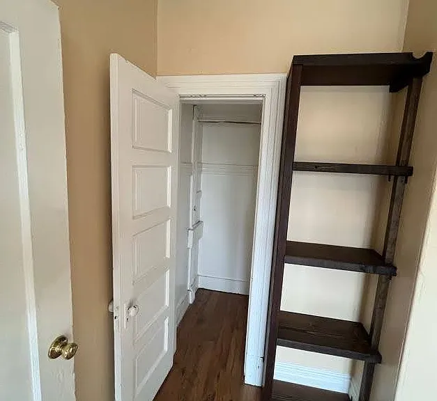Extra (second closet) in bedroom