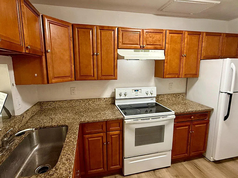 10044 Forest View Pl — Photo 3