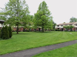 233 Hampton Ct, Newington, CT 06111