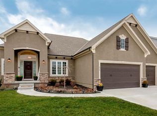 424 SE Ripple Dr, Lees Summit, MO 64063