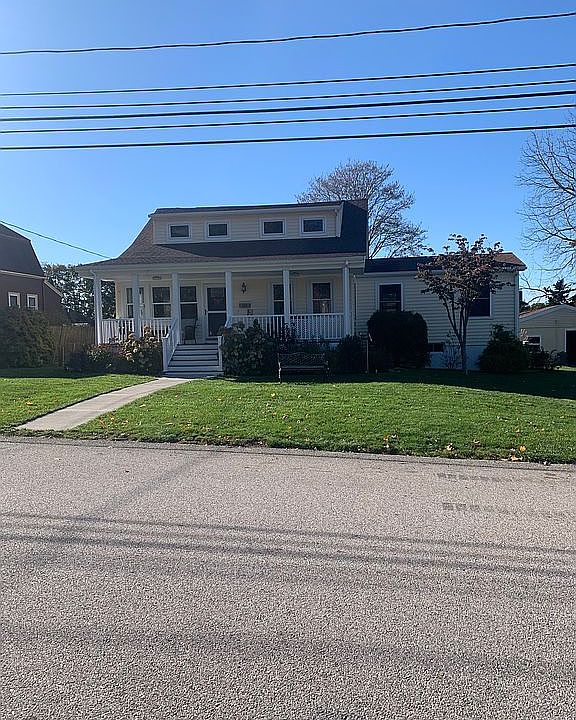 2nd image of 60 Howland Ave