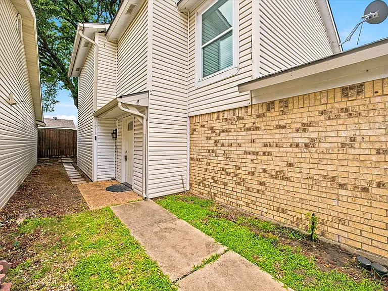 4913 Burlingame Dr — Photo 14