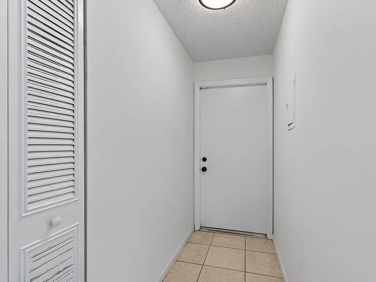 450 SW 2nd Ave #205 — Photo 33