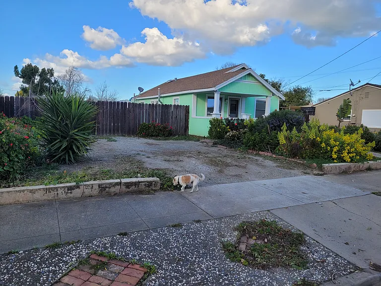 152 Vine St — Photo 11