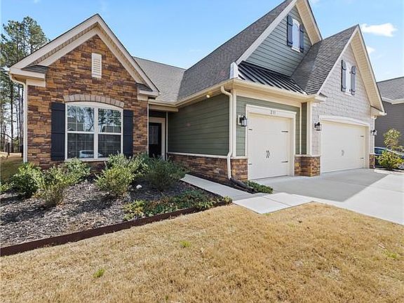 3rd image of 233 Sweet Briar Dr