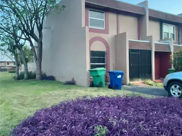 2754 NW 196th St, Miami Gardens, FL 33056